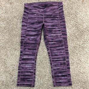 EUC Lululemon capris - Sz 8